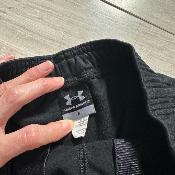 Under Armour pants in black/gray, size 6 - Picture 6 of 8